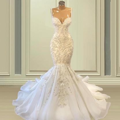 Chicloth Spaghetti-Straps Sleeveless Wedding Dress Mermaid Long With Beadings
