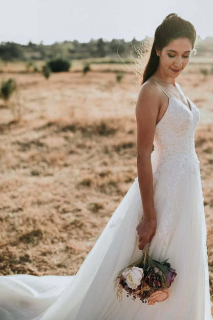 Chicloth Spaghetti-Straps Lace Wedding Dress Beach Sleeveless Long