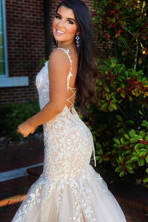 Elegant White Straps Tulle Lace Appliques Mermaid Bridal Gown
