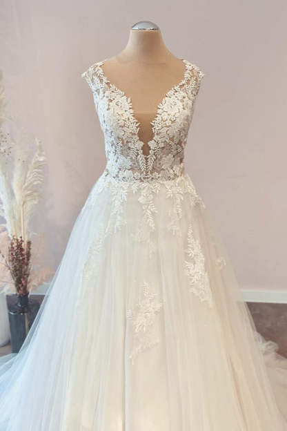 Chicloth Cap Sleevels Princess Wedding Dress Lace Tulle Long