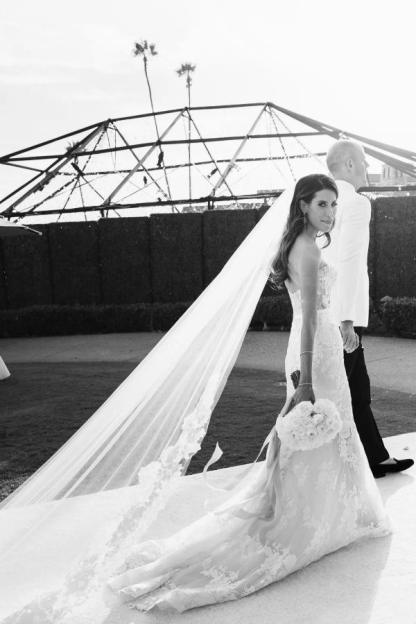 Sweetheart Mermaid Tulle Lace Appliques Wedding Dress Strapless Bridal Gown