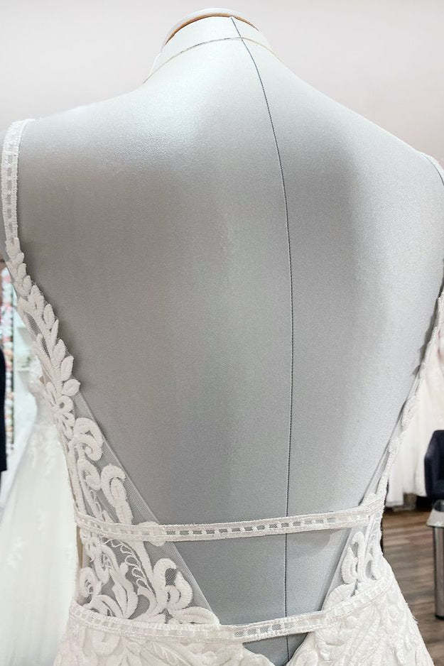 Chicloth Simply Jewel Sleeveless Satin Appliques V Neck Mermaid Wedding Dresses