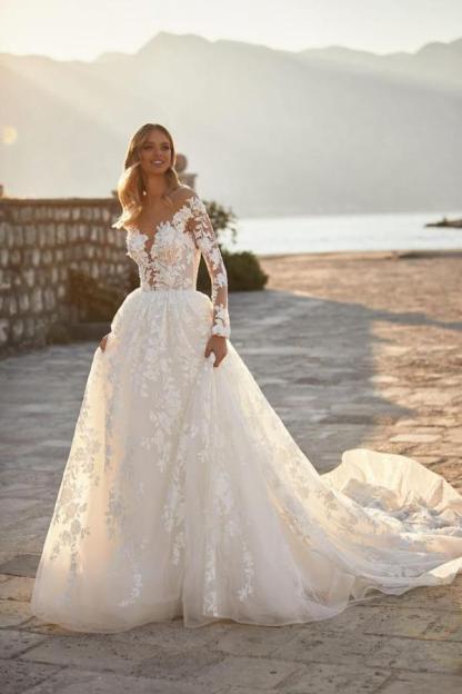 Elegant Floral Lace Aline Wedding Dress with Long Sleeves Backless Bridal Dress