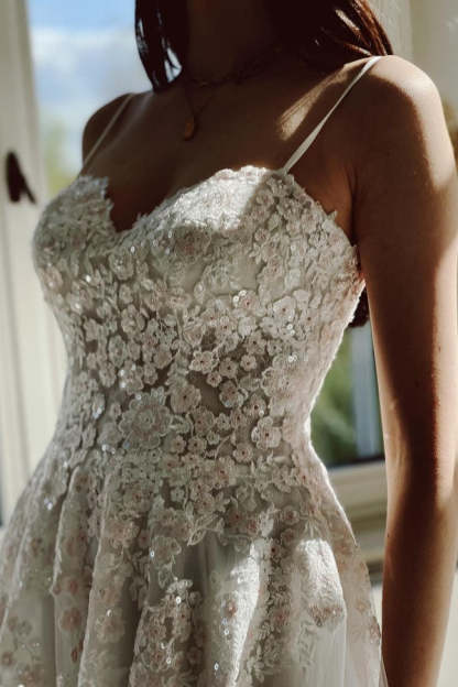 Chicloth Spaghetti-Straps Appliques Wedding Dress A-Line Sweetheart
