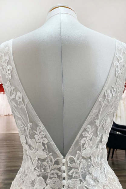 Chicloth Elegant Tulle Deep V Neck Sleeveless Lace A-Line Weddding Dresses