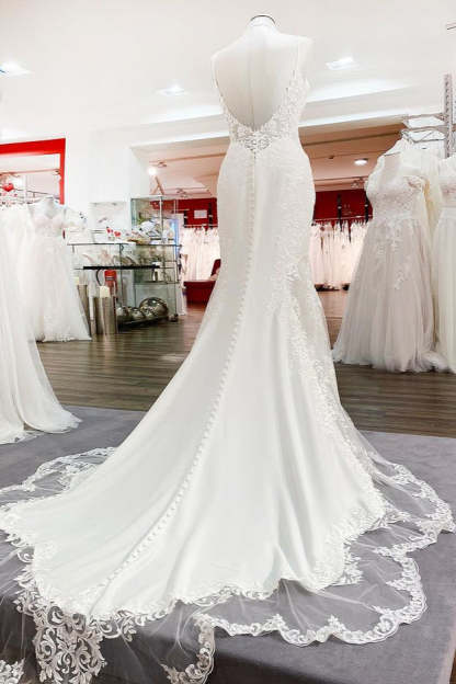 Chicloth Elegant Sleeveless White Lace Satin Mermaid Wedding Dresses