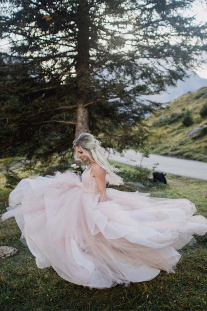 Chicloth Pink Spaghetti-Straps Wedding Dress Tulle Backless Long