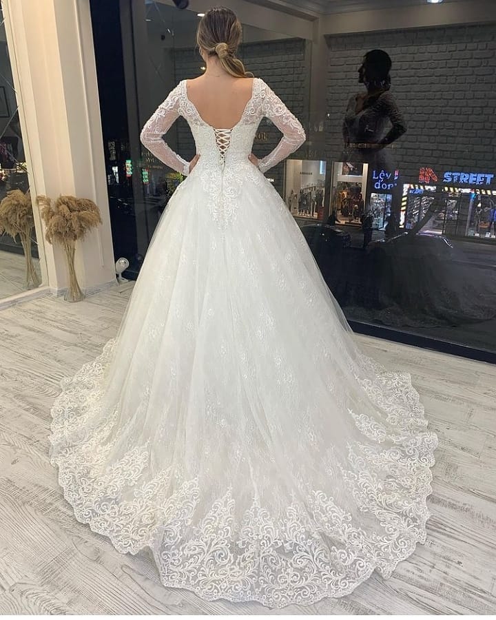 Chicloth Long Sleeves Ball Gown Wedding Dress Lace Bridal Gowns V-Neck