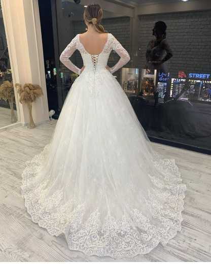Chicloth Long Sleeves Ball Gown Wedding Dress Lace Bridal Gowns V-Neck