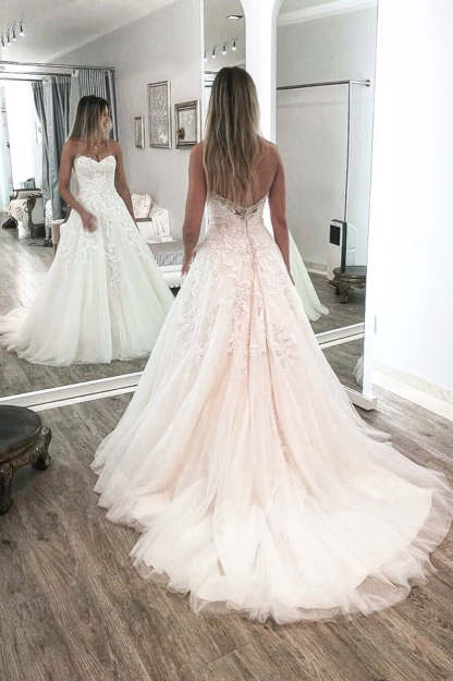 Chicloth Sweetheart A-Line Wedding Dress Lace Appliques Zipper Back