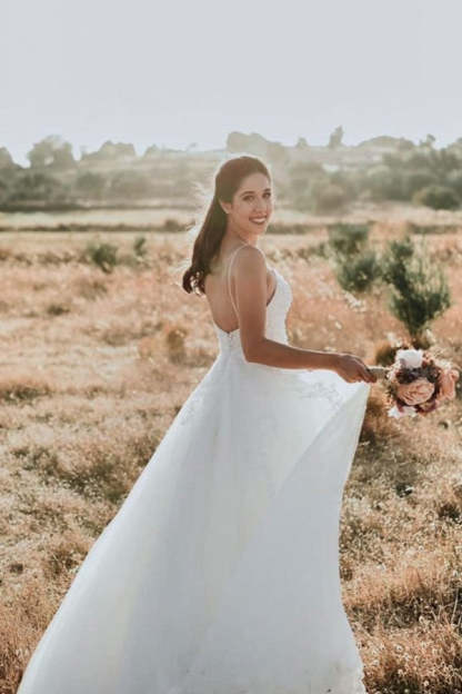Chicloth Spaghetti-Straps Lace Wedding Dress Beach Sleeveless Long