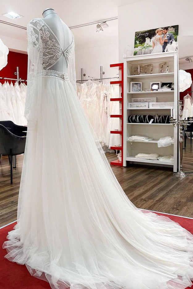 Chicloth Sweetheart Tulle Beadings Lace Appliques Wedding Dresses With Long Sleeves