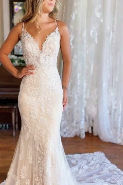 Elegant Sleeveless Floral Mermaid Bridal Gown V-neck Wedding Dress