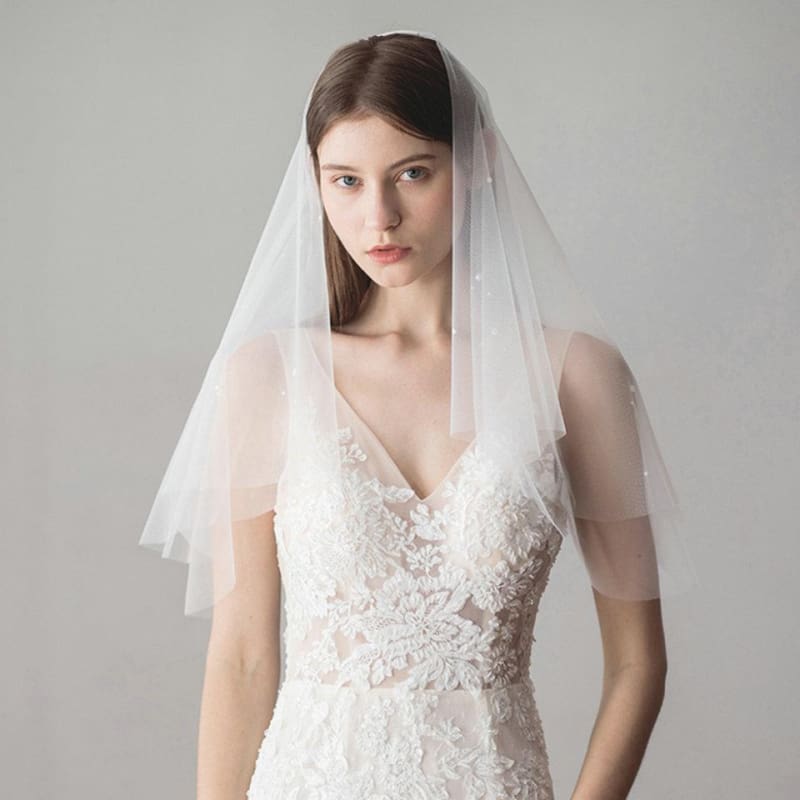 Fashion pearl Tulle Beads With Comb Wedding Veils | Bridelily - wedding veils