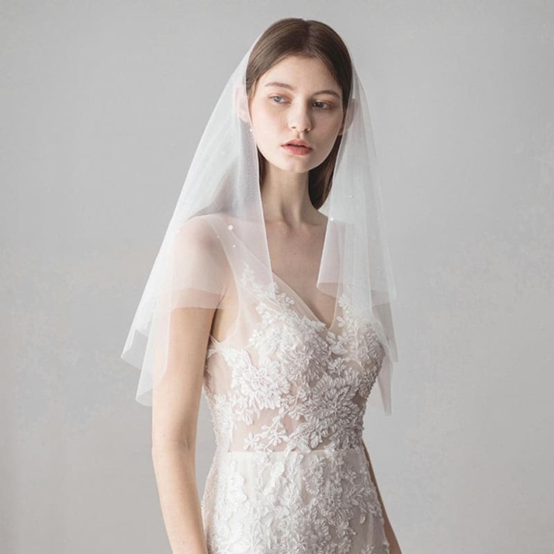 Fashion pearl Tulle Beads With Comb Wedding Veils | Bridelily - wedding veils