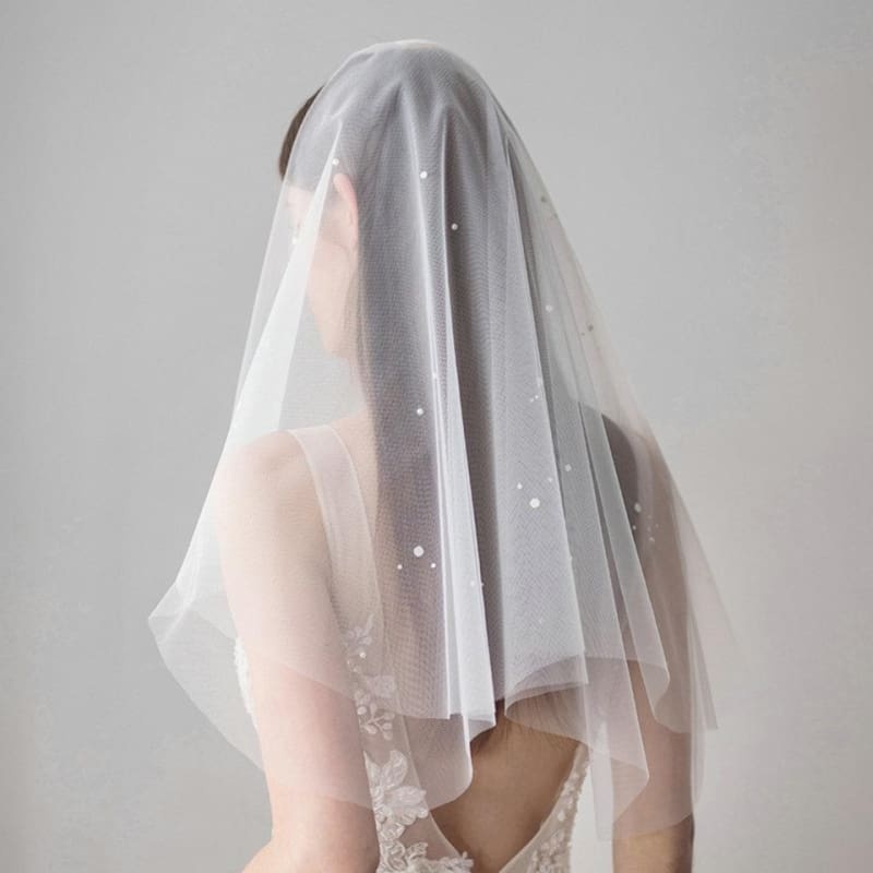 Fashion pearl Tulle Beads With Comb Wedding Veils | Bridelily - wedding veils