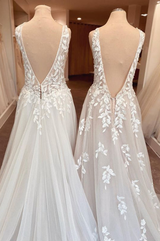 Chicloth Lace Appliques Wedding Dress Sleeveless Tulle Online
