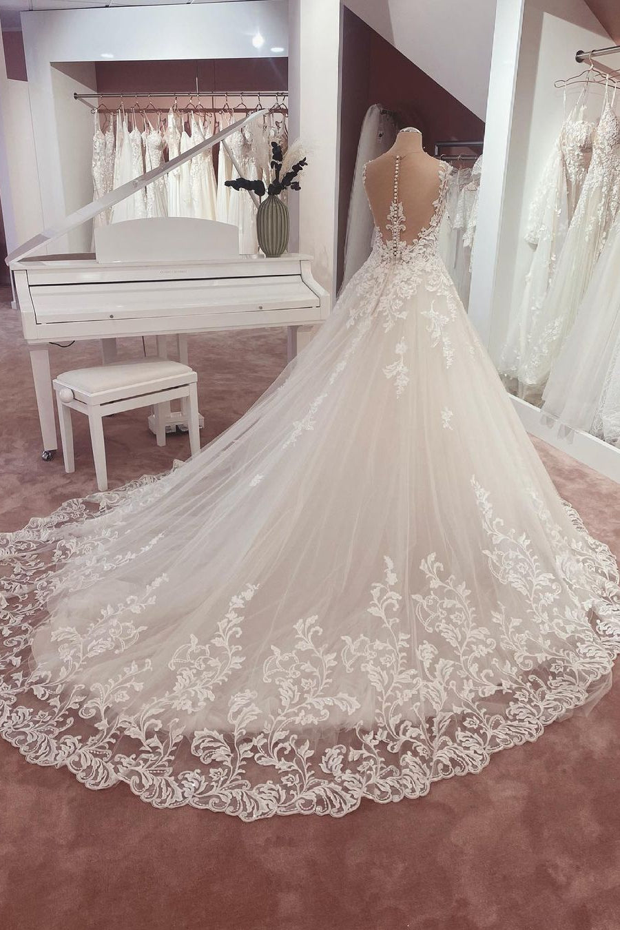 Chicloth Lace Cap Sleeve Wedding Dress Princess Bridal Gown