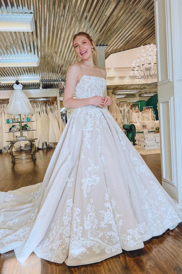 Romantic Strapless Lace Aline Wedding Dress for Women Backless Bridal Dress