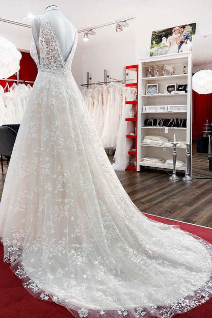 Chicloth Beautiful Lace Appliques Tulle A-Line Wedding Dresses