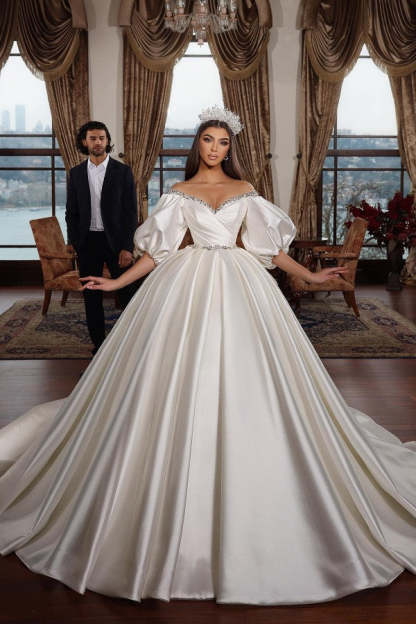 Chicloth Ruffle Sleeves Ball Gown Wedding Dress Satin Elegant