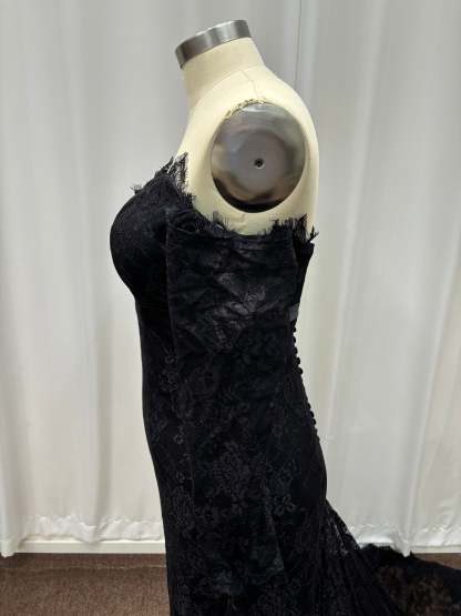 Black Off-The-Shoulder Lace Long Sleeves Mermaid Evening Dresses