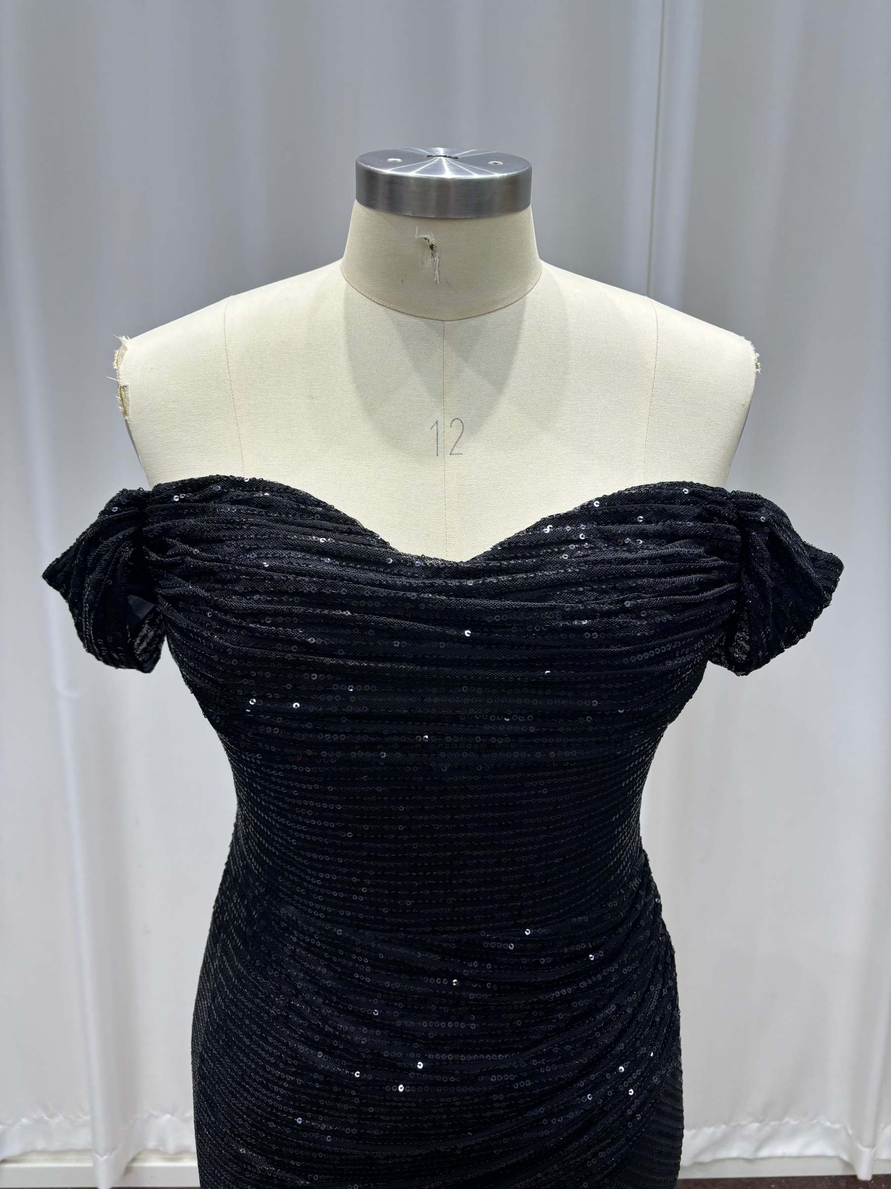 Black Off-the-Shoulder Sequins Mermaid Evening Dresses with Slit