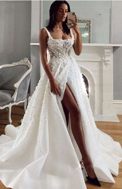 Chicloth Straps Sleeveless Wedding Dress Split With Appliques