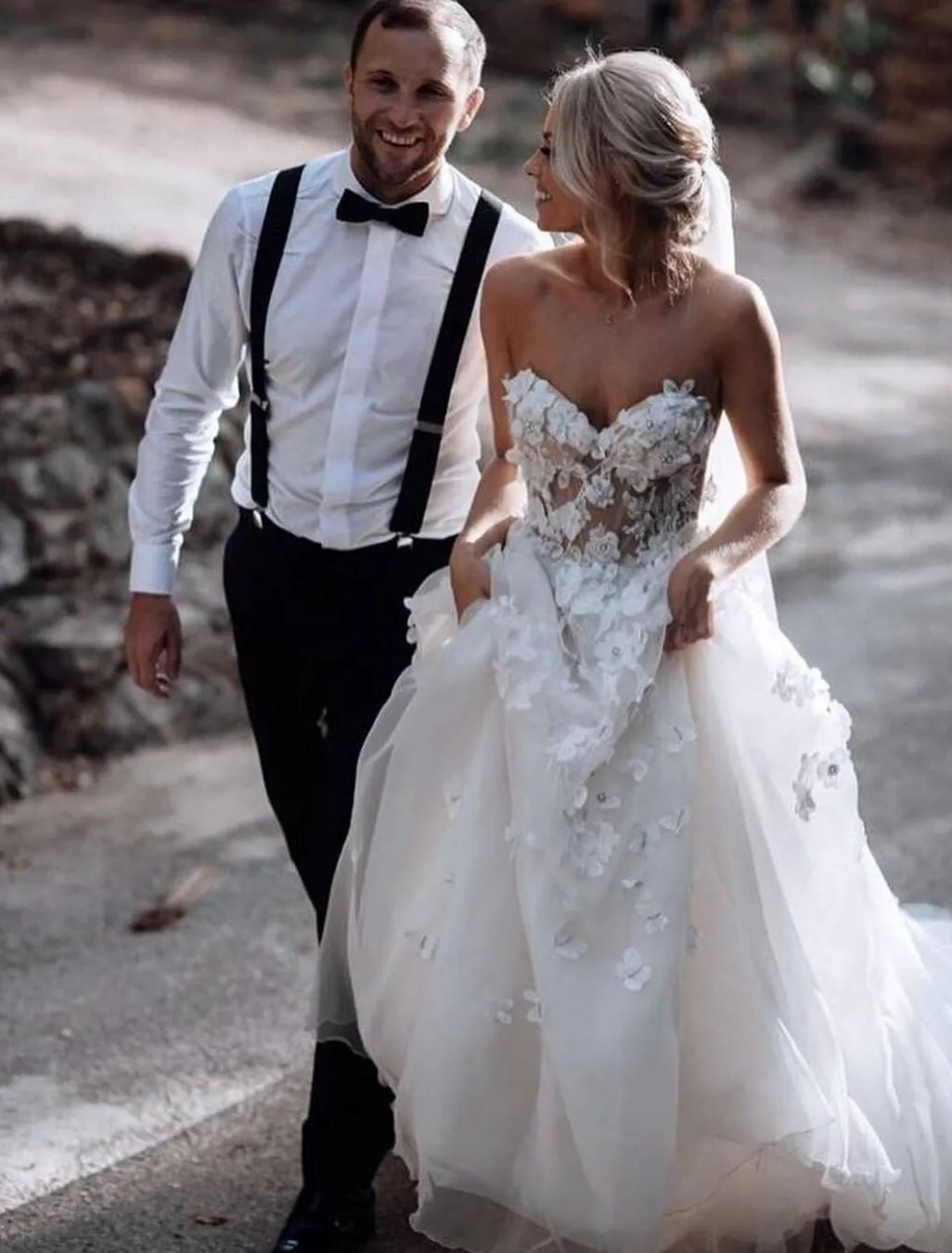 Chicloth Gorgeous Sweetheart Appliques Wedding Dress Beach Bridal Gowns