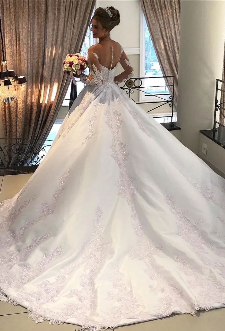Chicloth Long Sleeves Wedding Dress Princess Bridal Wear With Lace Appliques