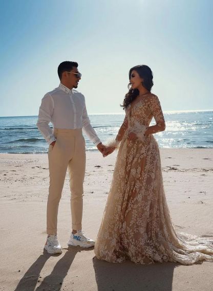 Chicloth Long Sleeves V-Neck Champagne Wedding Dress Beach With Appliques