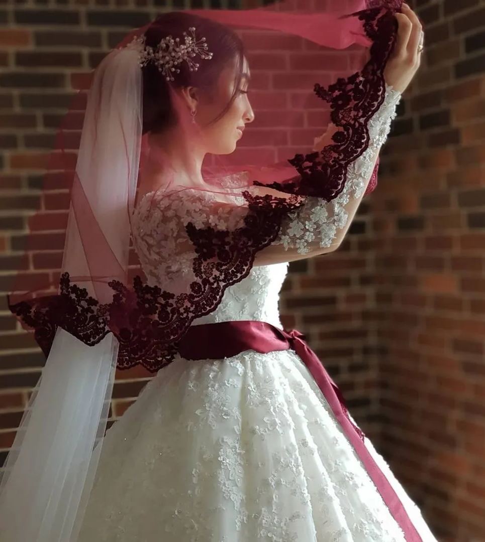 Chicloth Long Sleeves Lace Ball Gown Wedding Dress Off-the-Shoulder