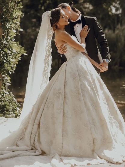Chicloth Sweetheart Lace Wedding Dress Princess With Appliques