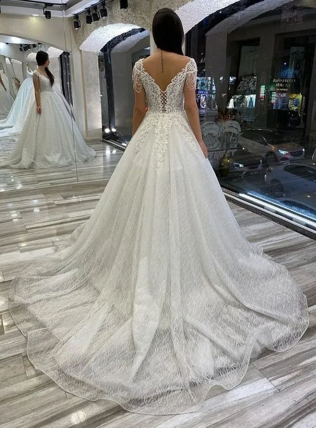 Chicloth Cap Sleeves Ball Gown Wedding Dress Shinning WIth Appliques