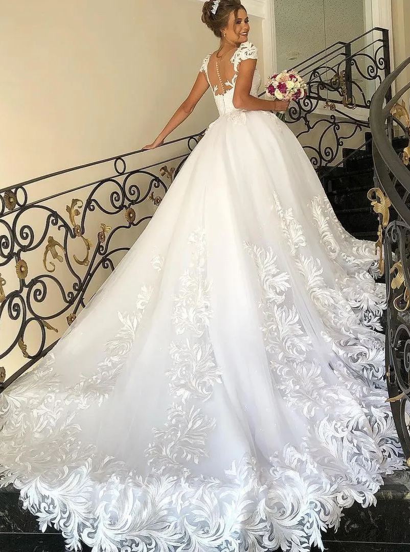 Chicloth Cap Sleeves Lace Applqiues Wedding Dress Ball Gown Princess Bridal Wear
