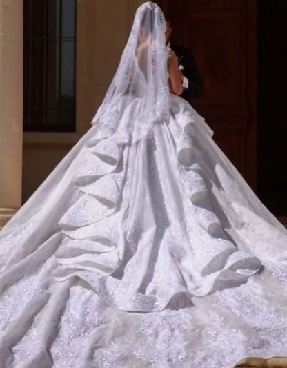 Chicloth Off-the-Shoulder Ball Gown Wedding Derss With Lace Appliques