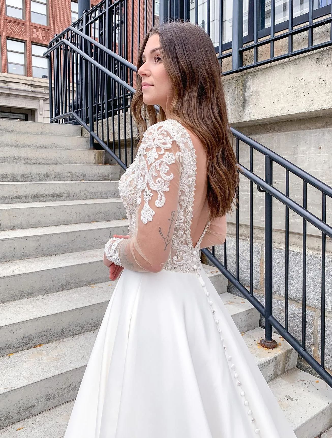 Chicloth Long Sleeves V-Neck Wedding Dress Open Back Lace WIth Buttons