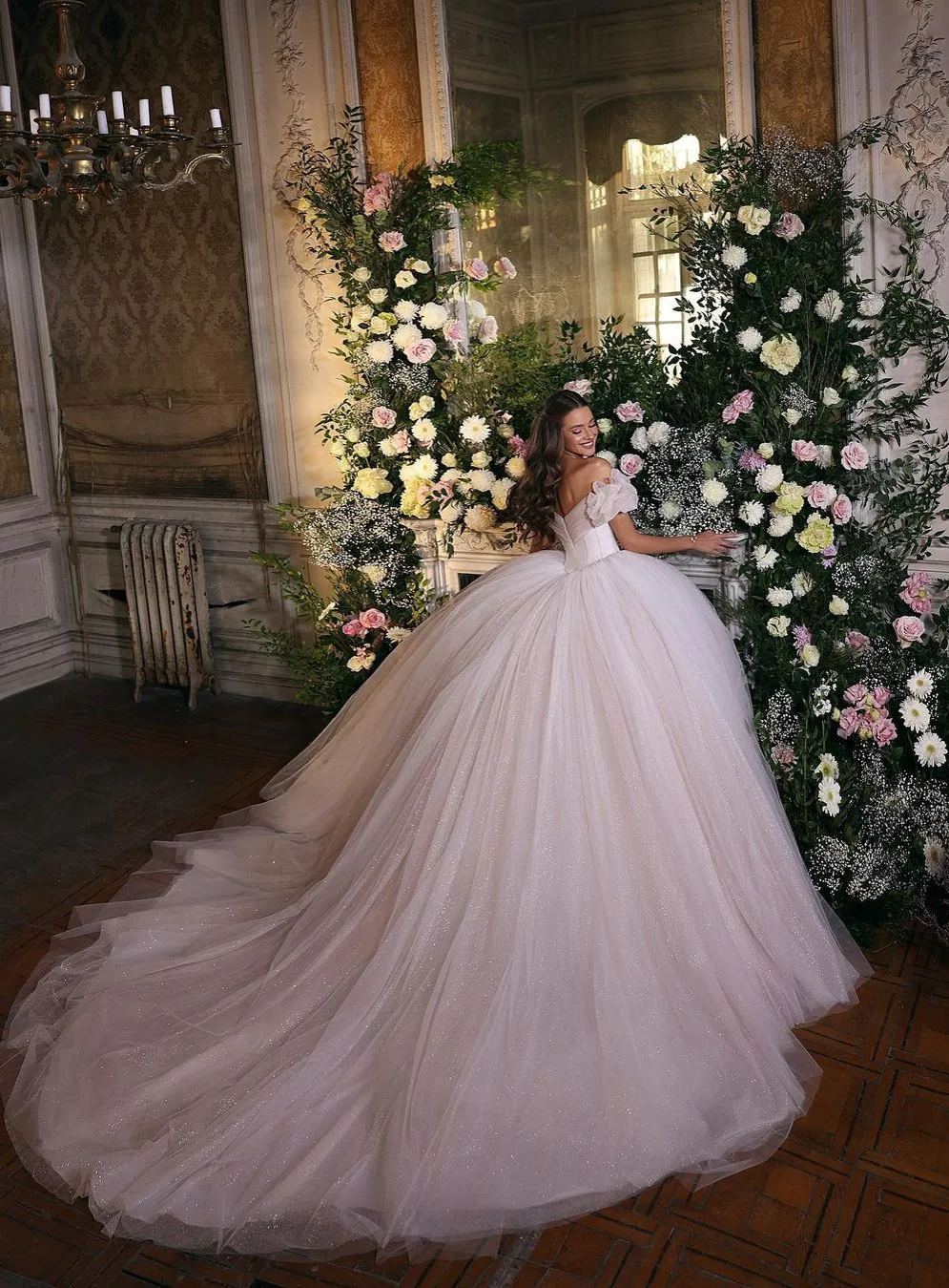 Chicloth Off-the-Shoulder Ball Gown Tulle Wedding Dress Shinning Sequins