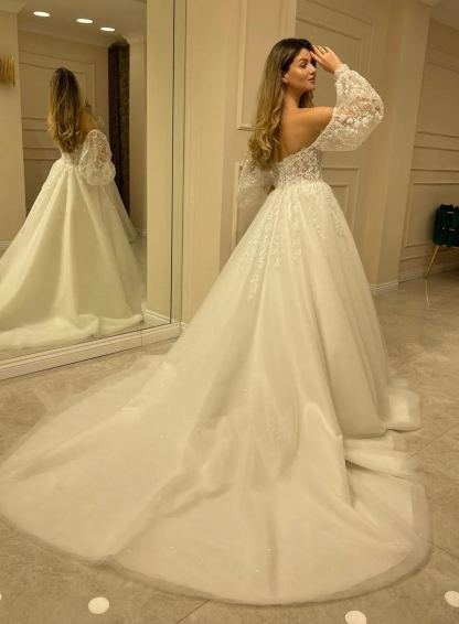 Chicloth Sweetheart Lace Wedding Dress Detachable Sleeves