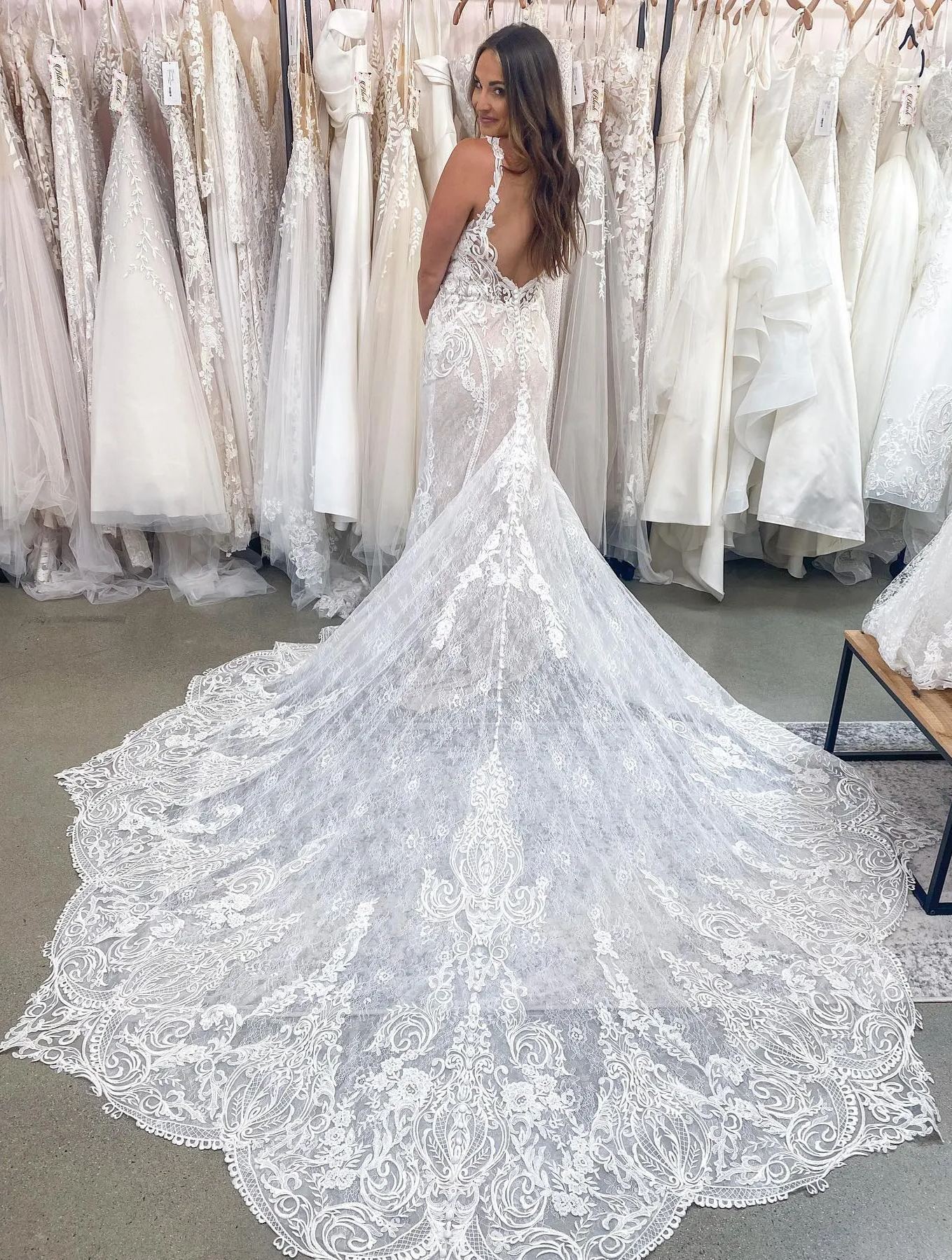 Chicloth V-Neck Backless Wedding Dresses Mermaid With Lace