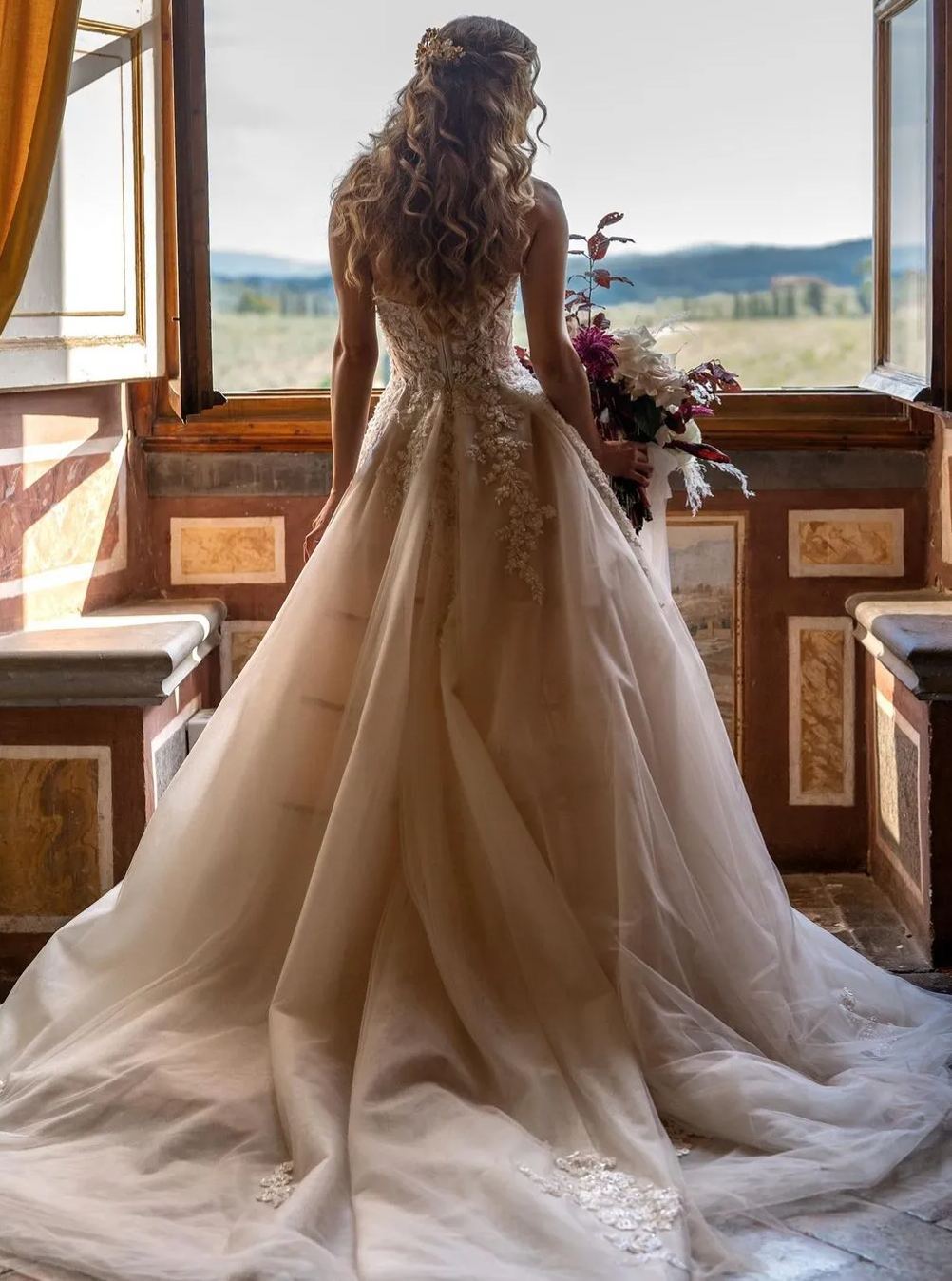 Chicloth Champagne Sweetheart Wedding Dress Tulle With Lace Appliques