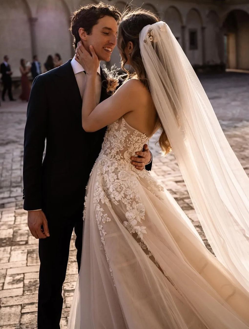 Chicloth Champagne Sweetheart Wedding Dress Tulle With Lace Appliques