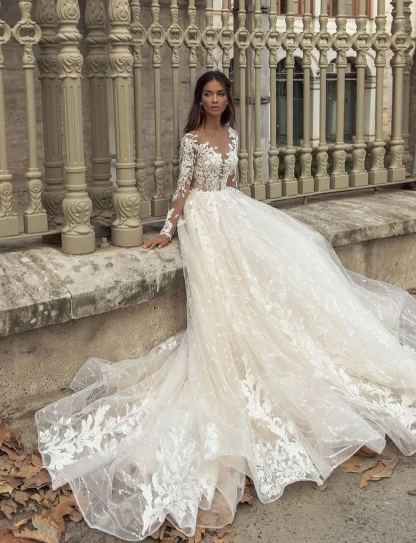 Chicloth Long Sleeves Wedding Dress Princess With Lace Appliques
