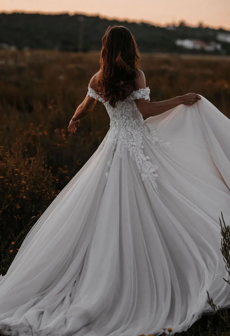 Chicloth Off-the-Shoulder Boho Wedding Dress Tulle With Lace Appliques