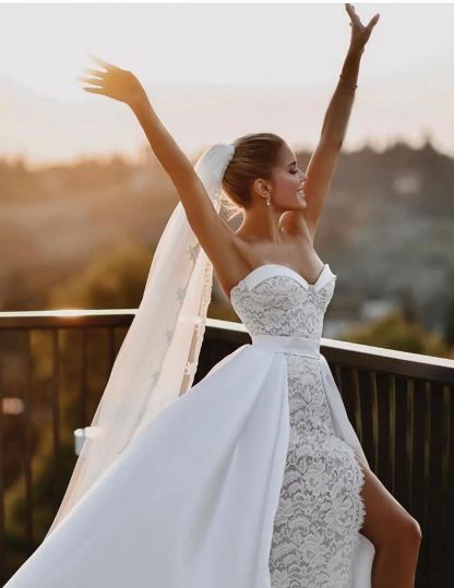 Chicloth Sweetheart Lace Wedding Dress Overskirt Long