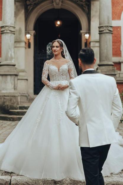Gorgeous Designer Wedding Dresses A line Tulle Lace Ball Gown Long Seeves