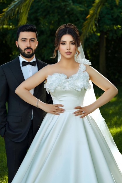 One Shoulder Satin Bridal Gowns 3D Flowers Aline Wedding Dresses 