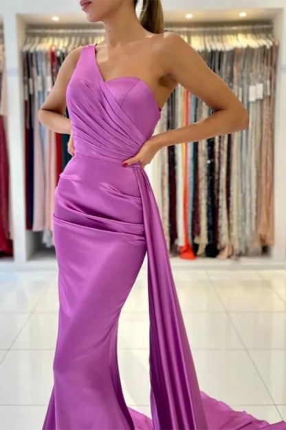 Classic One-Shoulder Ruched Satin Sheath/Column Bridesmaid Dresses Simple Wedding Party Dress with Sweep Train