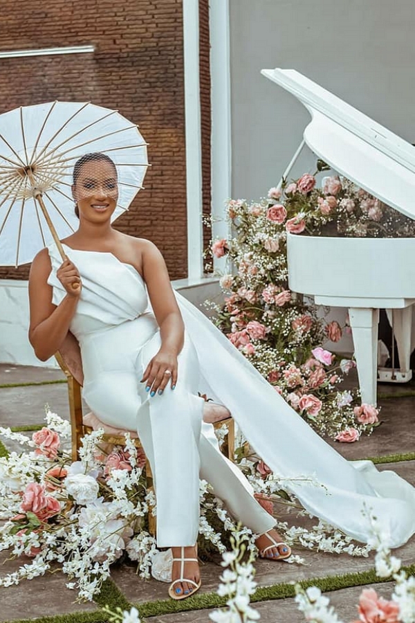  Elegant One Shoulder White Wedding Jumpsuit with Cape Ruffle Satin Wedding Dress