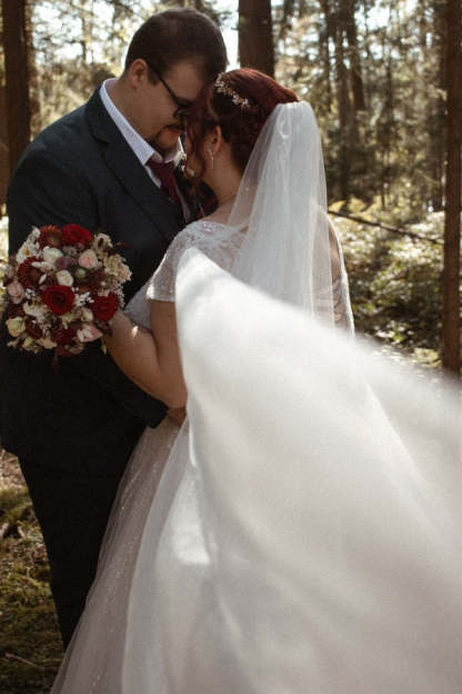 V-Neck Tulle Plus Size A-Line Wedding Dresses Short Sleeves